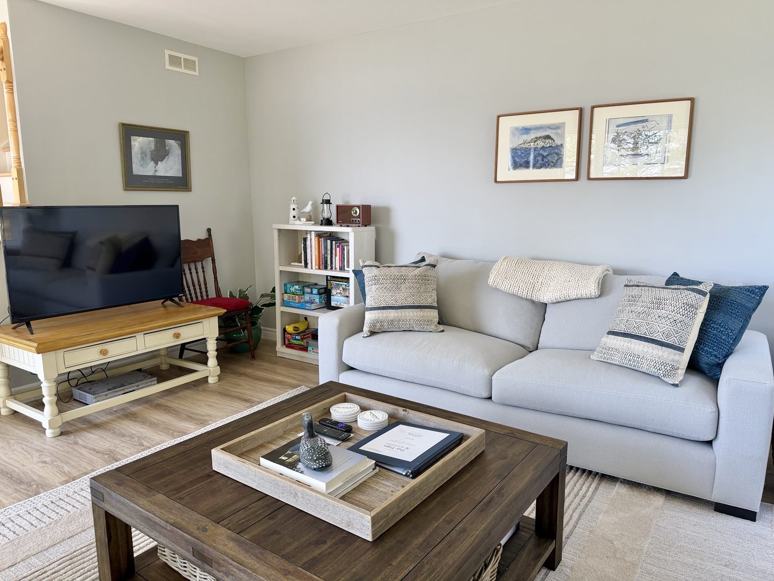 Living room seating area at Ledge & Tide