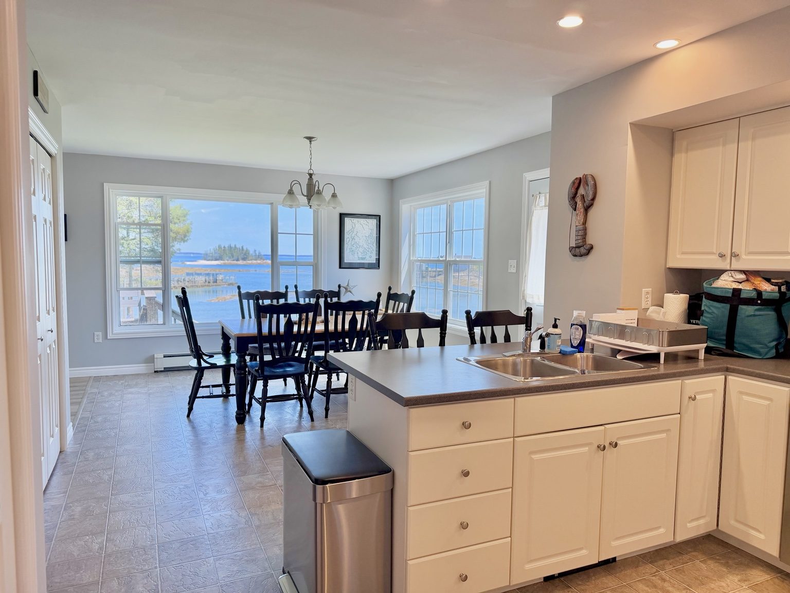 Kitchen and dining area at Ledge & Tide